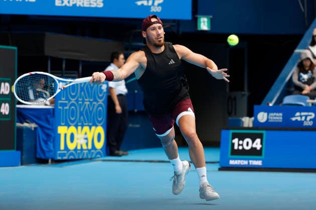 October 4, 2026, Tokyo, Japan: Kyrian Jacquet (France) returns a shot against Jaume Munar (Spain) during their Quarter-final match at the Kinoshita Group Japan Open Tennis Championships at Ariake Colosseum in Tokyo. The tournament runs from September 29 to October 6. Munar won 6-4, 6-2. Tokyo Japan - ZUMAm191 20261004_aap_m191_010 Copyright: xRodrigoxReyesxMarinx