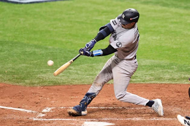 October 3, 2026, St. Petersburg, Florida, USA: New York Yankees catcher Austin Wells (28) lines out to Tampa Bay Rays right fielder Victor Mesa Jr. (25) in the fifth inning of game one of the ALDS for the 2026 MLB, Baseball Herren, USA Playoffs on October 3, 2026 at Tropicana Field. The Rays beat the Yankees 1-0. St. Petersburg USA - ZUMAh180 20261003_zsp_h180_082 Copyright: xKimxHukarix