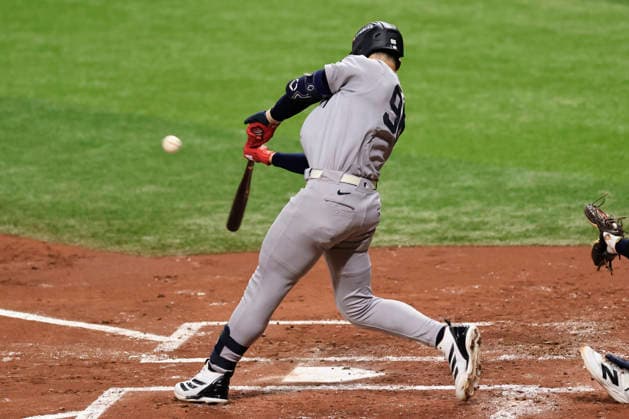 October 3, 2026, St. Petersburg, Florida, USA: New York Yankees shortstop George Lombard Jr. (96) lines out to Tampa Bay Rays right fielder Victor Mesa Jr. (25) during the second inning of game one of the ALDS for the 2026 MLB, Baseball Herren, USA Playoffs on October 3, 2026 at Tropicana Field. The Rays beat the Yankees 1-0. St. Petersburg USA - ZUMAh180 20261003_zsp_h180_037 Copyright: xKimxHukarix