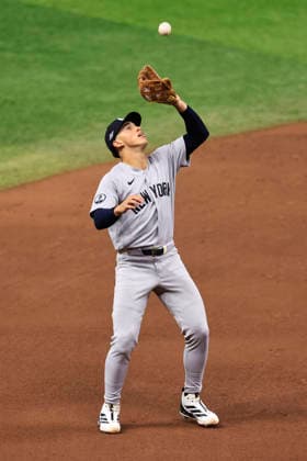 October 3, 2026, St. Petersburg, Florida, USA: New York Yankees shortstop George Lombard Jr. (96) catches a fly ball off the bat of Tampa Bay Rays second baseman Richie Palacios (1) during the inning of game one of the ALDS for the 2026 MLB, Baseball Herren, USA Playoffs on October 3, 2026 at Tropicana Field. The Rays beat the Yankees 1-0. St. Petersburg USA - ZUMAh180 20261003_zsp_h180_027 Copyright: xKimxHukarix