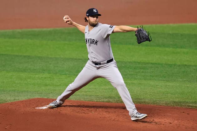 October 3, 2026, St. Petersburg, Florida, USA: New York Yankees starting pitcher Gerrit Cole (45) delivers a pitch during the first inning of game one of the ALDS for the 2026 MLB, Baseball Herren, USA Playoffs on October 3, 2026 at Tropicana Field. The Rays beat the Yankees 1-0. St. Petersburg USA - ZUMAh180 20261003_zsp_h180_025 Copyright: xKimxHukarix