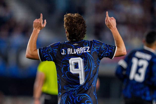 Burkina Faso v Argentina BUENOS AIRES, - OCTOBER 3: Julian Alvarez 9 of Argentina celebrates a goal during a game between Burkina Faso and Argentina at Estadio Monumental on October 3, 2026 in Buenos Aires, STATE . Buenos Aires Estadio Monumental Argentnina Copyright: xAndrewxJ.xClark ISIxPhotosx 10001