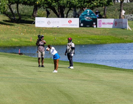 October 3, 2026, Honolulu, Hawaii, USA: MICHELLE ZHANG makes an approach shot from the 7th fairway during Round 3 of the 2026 Lotte Championship at Hoakalei Country Club, Ewa Beach, Hawaii, USA. Honolulu USA - ZUMAm310 20261003_zsp_m310_035 Copyright: xElliotxMilesx