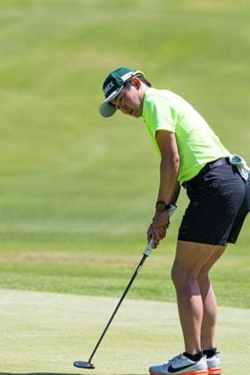 October 3, 2026, Honolulu, Hawaii, USA: AKI IWAI putts on the 4th green during Round 3 ofthe 2026 Lotte Championship at Hoakalei Country Club, Ewa Beach, Hawaii, USA. Honolulu USA - ZUMAm310 20261003_zsp_m310_011 Copyright: xElliotxMilesx