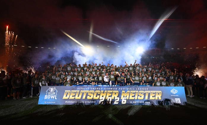die Dresden Monarchs sind Deutscher Meister 2026, Siegerehrung, GFL-Bowl, Bowl, Endspiel um die deutsche Meisterschaft zwischen den Dresden Monarchs und den Potsdam Royals, Finale, American Football, German Football League, GFL, Dresden, Rudolf-Harbig-Stadion Dresden, 03.10.2026,