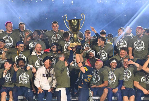 die Dresden Monarchs sind Deutscher Meister 2026, Siegerehrung mit dem Meisterpokal, Pokal, GFL-Bowl, Bowl, Endspiel um die deutsche Meisterschaft zwischen den Dresden Monarchs und den Potsdam Royals, Finale, American Football, German Football League, GFL, Dresden, Rudolf-Harbig-Stadion Dresden, 03.10.2026,