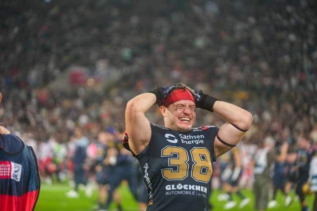 Florian Zur Nieden (Dresden Monarchs, 38) nach Abpfiff Dresden Monarchs vs. Potsdam Royals, American Football, German Football League, GFL Bowl, Saison 2026, 03.10.2026 Dresden Monarchs vs. Potsdam Royals, American Football, German Football League, GFL Bowl, Saison 2026, 03.10.2026 Dresden Copyright: xEibner-Pressefoto PiaxSchindlerx EP_PSR