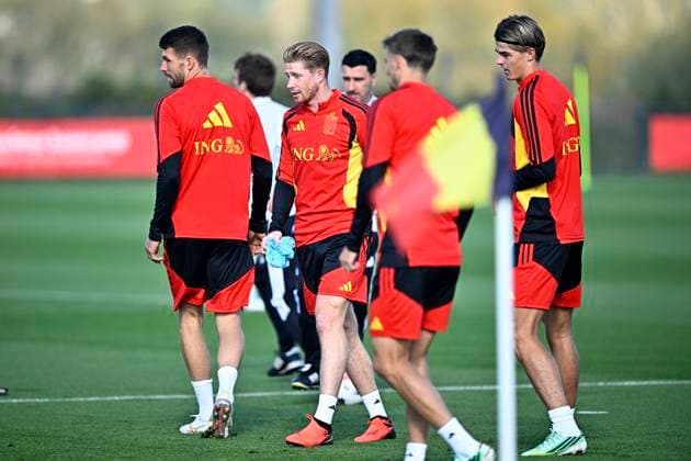 France v Belgium - UEFA Nations League 2026 Media Activities 04 10 2026 TUBIZE, BELGIUM - OCTOBER 04 : Mechele Brandon defender of Belgium, De Bruyne Kevin forward of Belgium and De Ketelaere Charles midfielder of Belgium pictured during a training session ahead of the UEFA Nations League tournament league phase matchday 4 group A1 match between France and Belgium on October 4, 2026 in Tubize, Belgium, 04 10 2026 Tubize Belgium  Copyright: xTomasxSiskx