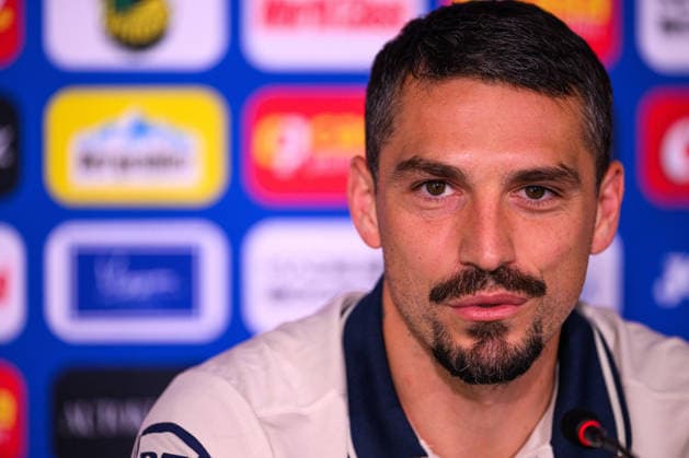 261004 Nicolae Stanciu of the Romanian men s national football team at a press conference, PK, Pressekonferenz on October 4, 2026 in Bucharest. Photo: Ludvig Thunman BILDBYRAN kod LT LT0825 fotboll football soccer fotball nations league uefa nations league presskonferens press conference rumänien romania bbeng fotboll football soccer fotball nations league uefa nations league presskonferens press conference rumänien romania bbeng Copyright: LUDVIGxTHUNMAN BB261004LT001
