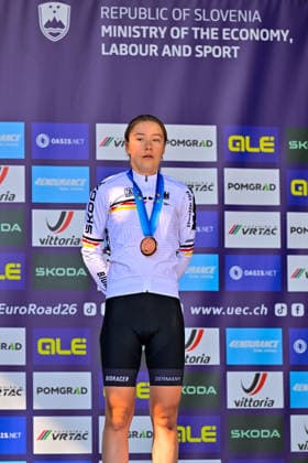 Klara DWORATZEK 3. Place Road Race Women Juniors UEC Road European Championships 2026 Klara DWORATZEK Germany Third Place (Bronze) Road Race Women Juniors (66 km) 04.10. UEC-Straßenradsport-Europameisterschaften 2026 - Rad-EM (offiziell 2026 UEC Road European Championships) vom 02. bis 07. Oktober 2026 in Ljubljana und Å enÄur (Slowenien).