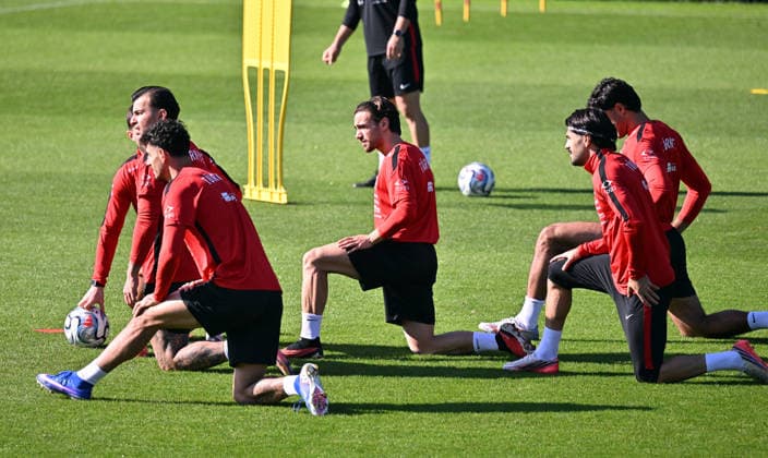 Turkish national team, Nationalteam trains in Liege ahead of Italy match LIEGE, BELGIUM - OCTOBER 04: Head coach Vincenzo Montella leads the Turkish National Football Team during their final training session at the SL16 Football Campus ahead of an upcoming match against Italy, in Liege, Belgium on October 04, 2026. Dursun Aydemir Anadolu Liege Belgium. Editorial use only. Please get in touch for any other usage.  Copyright: x2026xAnadoluxDursunxAydemirx