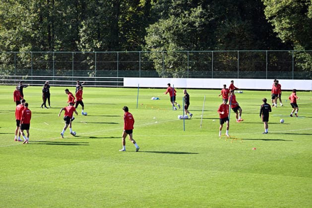 Turkish national team, Nationalteam trains in Liege ahead of Italy match LIEGE, BELGIUM - OCTOBER 04: Head coach Vincenzo Montella leads the Turkish National Football Team during their final training session at the SL16 Football Campus ahead of an upcoming match against Italy, in Liege, Belgium on October 04, 2026. Dursun Aydemir Anadolu Liege Belgium. Editorial use only. Please get in touch for any other usage.  Copyright: x2026xAnadoluxDursunxAydemirx