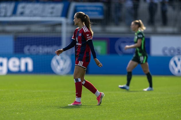 Fußball I Frauen I Saison 2026-2027 I Bundesliga I VfL Wolfsburg - Hamburger SV I 04.10.2026 Camilla Linberg (7, Hamburger SV) Freisteller, Nahaufnahme, Porträt, Portrait, Einzelfoto, Einzelbild, Körper Wolfsburg AOK Stadion Niedersachsen Deutschland Copyright: xLobeca CedricxSiefkerx