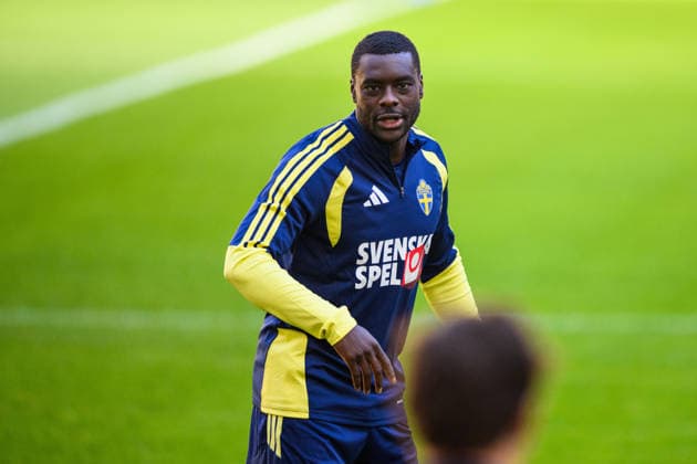 261004 Ken Sema of Sweden of the Swedish men s national football team at a training session on October 4, 2026 in Bucharest. Photo: Ludvig Thunman BILDBYRAN kod LT LT0826 fotboll football soccer fotball nations league uefa nations league träning practice training sverige sweden sverige a bbeng fotboll football soccer fotball nations league uefa nations league träning practice training sverige sweden sverige a bbeng Copyright: LUDVIGxTHUNMAN BB261004LT020