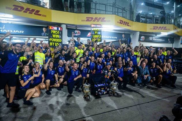F1 - BAHRAIN GRAND PRIX IN MALAYSIA 2026 VERSTAPPEN Max (nld), Red Bull Racing Ford RB22, portrait Red Bull Racing celebration during the 2026 Formula 1 Bahrain Grand Prix in Malaysia, 16th round of the 2026 Formula One World Championship, WM, Weltmeisterschaft from October 2 to 4, 2026 on the Sepang International Circuit, in Sepang, Malaysia - SepangMalaysia  Copyright: xALBERTOxVIMERCATIx