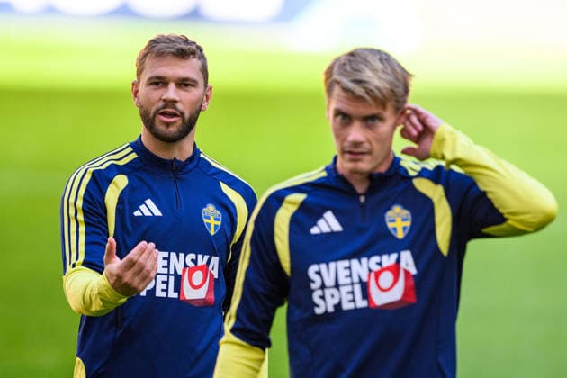 261004 Jesper Karlström of Sweden of the Swedish men s national football team at a training session on October 4, 2026 in Bucharest. Photo: Ludvig Thunman BILDBYRAN kod LT LT0826 fotboll football soccer fotball nations league uefa nations league träning practice training sverige sweden sverige a bbeng fotboll football soccer fotball nations league uefa nations league träning practice training sverige sweden sverige a bbeng Copyright: LUDVIGxTHUNMAN BB261004LT023