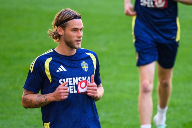261004 Felix Beijmo of Sweden of the Swedish men s national football team at a training session on October 4, 2026 in Bucharest. Photo: Ludvig Thunman BILDBYRAN kod LT LT0826 fotboll football soccer fotball nations league uefa nations league träning practice training sverige sweden sverige a bbeng fotboll football soccer fotball nations league uefa nations league träning practice training sverige sweden sverige a bbeng Copyright: LUDVIGxTHUNMAN BB261004LT025