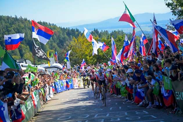 UEC 2026 Road European Championships Ljubljana 04 10 2026 LJUBLJANA, SLOVENIA - OCTOBER 04 : Illustration picture showing the spectators with slovenian flags during the Men Elite cycling road race at the 2026 UEC Road European Championships Ljubljana, an UCI Continental Championships cycling race of 196,3 km with start in Ljubljana and finish in Sencur on October 4, 2026 in Ljubljana, Slovenia, 04 10 2026 Ljubljana Slovenia  Copyright: xIvanxBenedettox