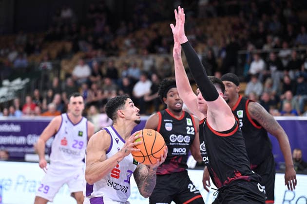 BG Göttingen - SBB Börde Baskets Wolmirstedt 04.10.2026, Göttingen: Basketball: 2. Bundesliga, ProA, BG Göttingen - SBB Börde Baskets Wolmirstedt, 3. Spieltag, Sparkassen-Arena. Tai Bibbs (BG Göttingen) zieht zum Korb. Göttingen Niedersachsen Deutschland