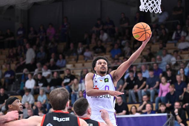 BG Göttingen - SBB Börde Baskets Wolmirstedt 04.10.2026, Göttingen: Basketball: 2. Bundesliga, ProA, BG Göttingen - SBB Börde Baskets Wolmirstedt, 3. Spieltag, Sparkassen-Arena. Nils Schmitz (BG Göttingen) spielt. Göttingen Niedersachsen Deutschland