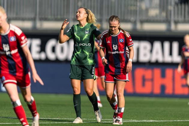 Fußball I Frauen I Saison 2026-2027 I Bundesliga I VfL Wolfsburg - Hamburger SV I 04.10.2026 Lena Lattwein (8, VfL Wolfsburg) kann es nach einer vergebenen Chance nicht fassen Wolfsburg AOK Stadion Niedersachsen Deutschland Copyright: xLobeca CedricxSiefkerx