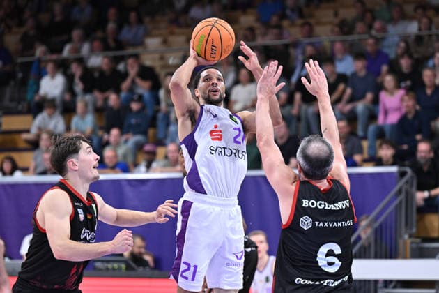 BG Göttingen - SBB Börde Baskets Wolmirstedt 04.10.2026, Göttingen: Basketball: 2. Bundesliga, ProA, BG Göttingen - SBB Börde Baskets Wolmirstedt, 3. Spieltag, Sparkassen-Arena. Zach Jackson (BG Göttingen) wirft. Göttingen Niedersachsen Deutschland