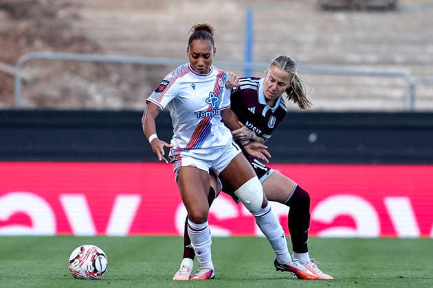 Aston Villa Women v Crystal Palace Women, Women s Super League Crystal Palace Women forward Lexi Lloyd-Smith (7) battles for possession during the Women s Super League match between Aston Villa Women and Crystal Palace Women at Villa Park, Birmingham, UK on 4 October 2026. Birmingham Villa Park West Midlands UK Editorial use only , Copyright: xManjitxNarotrax PSI-24960-0011