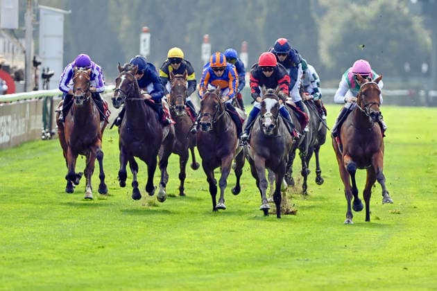 04.10.2026, Longchamp, Paris, FRA - Amusingly (right) with Colin Keane up wins the Prix Jean-Luc Lagadere. ParisLongchamp racecourse. (Pferd, Jockey, Amusingly, Keane, Sieg, Ziel, Zielankunft) 261004C971LONGCHAMP.JPG