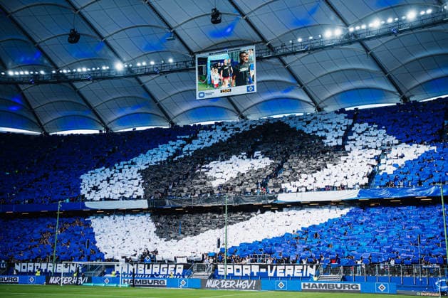 Testspiel: Hamburger SV vs. FC Kopenhagen, 04.10.2026 Ein Teil der Choreografie von der Nordtribüne; Fußball, Testspiel: Hamburger SV vs. FC Kopenhagen am 04.10.2026 im Volksparkstadion, Hamburg DFL REGULATIONS PROHIBIT ANY USE OF PHOTOGRAPHS AS IMAGE SEQUENCES AND OR QUASI-VIDEO. Copyright: xBEAUTIFULxSPORTS Tonhäuserx