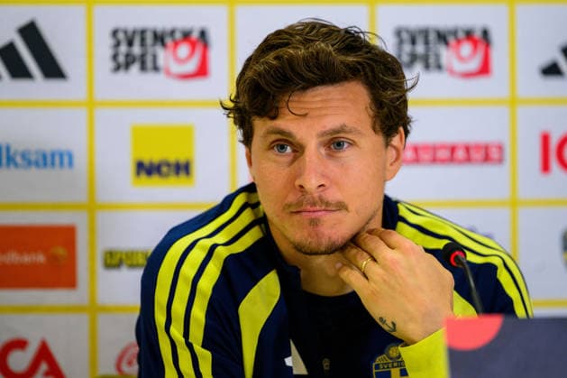 261004 Victor Lindelöf of the Swedish men s national football team at a press conference, PK, Pressekonferenz on October 4, 2026 in Bucharest. Photo: Ludvig Thunman BILDBYRAN kod LT LT0827 fotboll football soccer fotball nations league uefa nations league presskonferens press conference sverige sweden sverige a bbeng fotboll football soccer fotball nations league uefa nations league presskonferens press conference sverige sweden sverige a bbeng Copyright: LUDVIGxTHUNMAN BB261004LT065