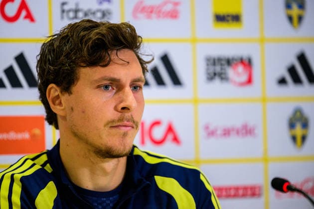 261004 Victor Lindelöf of the Swedish men s national football team at a press conference, PK, Pressekonferenz on October 4, 2026 in Bucharest. Photo: Ludvig Thunman BILDBYRAN kod LT LT0827 fotboll football soccer fotball nations league uefa nations league presskonferens press conference sverige sweden sverige a bbeng fotboll football soccer fotball nations league uefa nations league presskonferens press conference sverige sweden sverige a bbeng Copyright: LUDVIGxTHUNMAN BB261004LT067