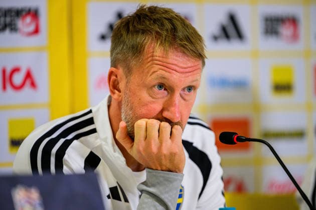 261004 Head coach Graham Potter of the Swedish men s national football team at a press conference, PK, Pressekonferenz on October 4, 2026 in Bucharest. Photo: Ludvig Thunman BILDBYRAN kod LT LT0827 fotboll football soccer fotball nations league uefa nations league presskonferens press conference sverige sweden sverige a bbeng fotboll football soccer fotball nations league uefa nations league presskonferens press conference sverige sweden sverige a bbeng Copyright: LUDVIGxTHUNMAN BB261004LT074
