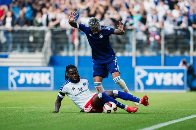 Testspiel: Hamburger SV vs. FC Kopenhagen, 04.10.2026 Jordan Torunarigha (Hamburger SV, 23) gegen Maher Carrizo (FC Kopenhagen, 7); Fußball, Testspiel: Hamburger SV vs. FC Kopenhagen am 04.10.2026 im Volksparkstadion, Hamburg DFL REGULATIONS PROHIBIT ANY USE OF PHOTOGRAPHS AS IMAGE SEQUENCES AND OR QUASI-VIDEO. Copyright: xBEAUTIFULxSPORTS Tonhäuserx
