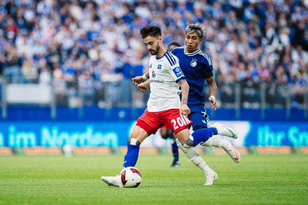 Testspiel: Hamburger SV vs. FC Kopenhagen, 04.10.2026 Fabio Vieira (Hamburger SV, 20) am Ball; Fußball, Testspiel: Hamburger SV vs. FC Kopenhagen am 04.10.2026 im Volksparkstadion, Hamburg DFL REGULATIONS PROHIBIT ANY USE OF PHOTOGRAPHS AS IMAGE SEQUENCES AND OR QUASI-VIDEO. Copyright: xBEAUTIFULxSPORTS Tonhäuserx