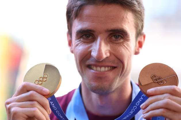 Trento s Festival Pierre Teyssot MAXPPP ; Il Festival dello Sport 2026 in Trento. Italy on October 4, 2026. Skier Thibault Anselmet (FRA) poses with his gold and bronze medals won in Ski mountaineering, during Olympic Winter games, Winterspiele,Spiele, Summer games Milano Cortina 2026, Thibault Anselmet (FRA) Pierre Teyssot Maxppp Trento Trentino South Tyrol Italy  Copyright: xMAXPPPxPierrexTeyssotx TEY34295 TEY34295