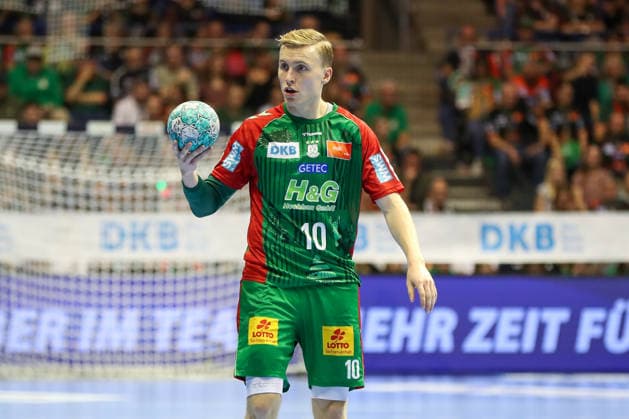 04.10.2026, xgox, Handball - Opel HBL SC Magdeburg - HC Erlangen emspor, v.l. Gisli Thorgeir Kristjansson (Magdeburg, 10) am Ball, plays the ball Magdeburg
