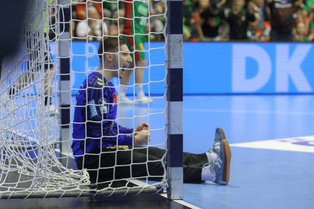 04.10.2026, xtgx, Handball Opel HBL, SC Magdeburg - HC Erlangen emspor, v.l. Dominik Kuzmanovic (Magdeburg, 1) Jubelt ueber gehaltenen Ball, abgewehrt, gehalten, Torhueter Magdeburg