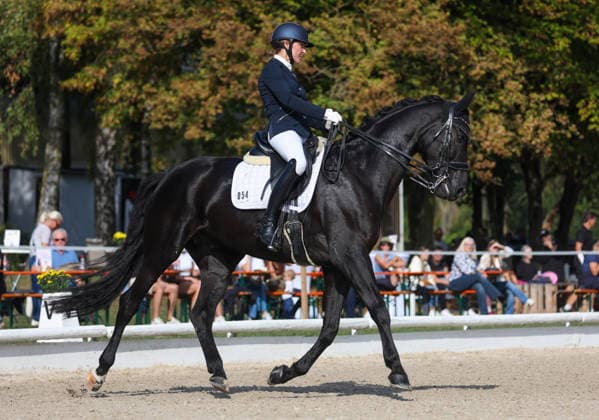 2026.10.04, Deutschland, Ludwigsburg Reiten Dressur Preis der BW - Bank, Tanja Vogel (RFV Ludwigsburg-Ossweil) auf L Amaretto, 2. Platz)