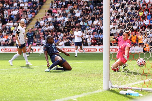 Tottenham Hotspur v London City Lionesses 04 October 2026, London - Women s Super League - Tottenham Hotspur v London City Lionesses - Kadidiatou Diani of London City Lionesses scores their second goal - Photo: Jacques Feeney Offside. London UK Copyright: xJacquesxFeeneyx xOffsidexOffside