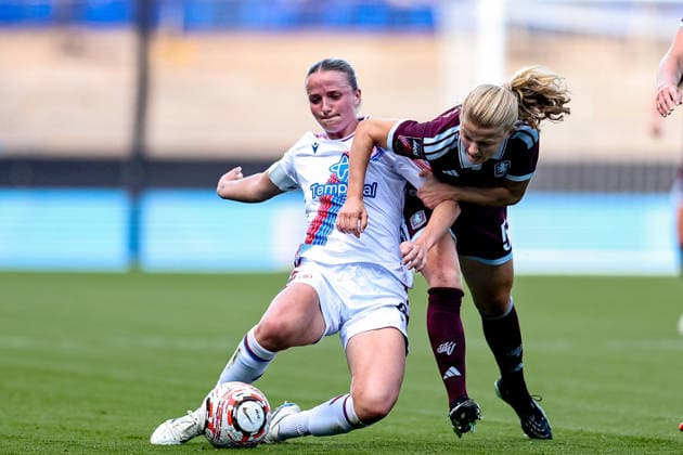 Aston Villa Women v Crystal Palace Women, Women s Super League Crystal Palace Women midfielder Aimee Everett (6) battles for possession with Aston Villa Women midfielder Justine Kielland (5) during the Women s Super League match between Aston Villa Women and Crystal Palace Women at Villa Park, Birmingham, UK on 4 October 2026. Birmingham Villa Park West Midlands UK Editorial use only , Copyright: xManjitxNarotrax PSI-24960-0036