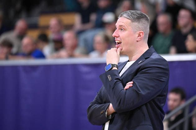 BG Göttingen - SBB Börde Baskets Wolmirstedt 04.10.2026, Göttingen: Basketball: 2. Bundesliga, ProA, BG Göttingen - SBB Börde Baskets Wolmirstedt, 3. Spieltag, Sparkassen-Arena. Head Coach Martins Gulbis (BG Göttingen) steht am Spielfeldrand. Göttingen Niedersachsen Deutschland