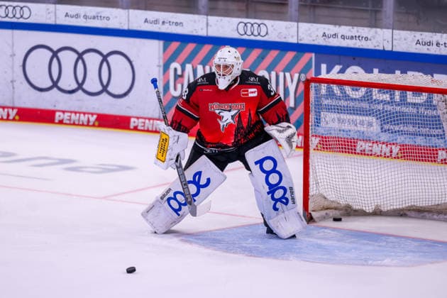 Ingolstadt, Deutschland 04. Oktober 2026: PENNY DEL - 2026 2027 - Sp. 6 - ERC Ingolstadt gegen Kölner Haie Im Bild: Torhüter Nico Wiens (KEC) beim Aufwaermen Copyright: xFotostandx xSchäferx