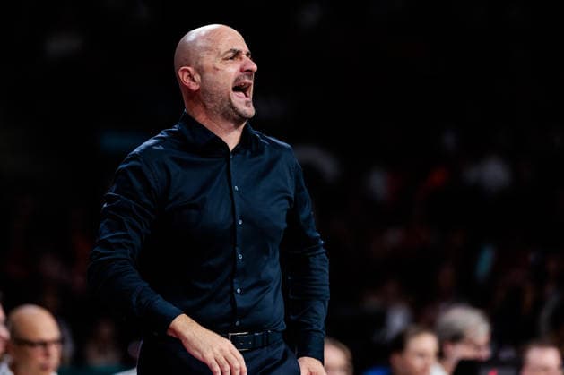 easyCredit Basketball Bundesliga: FC Bayern München - EWE Baskets Oldenburg; 04.10.2026 Milenko Bogicevic (Trainer EWE Baskets Oldenburg) brüllt easyCredit Basketball Bundesliga: FC Bayern München - EWE Baskets Oldenburg, München, BMW Park am 04.10.2026 Copyright: xBEAUTIFULxSPORTS Wunderlx