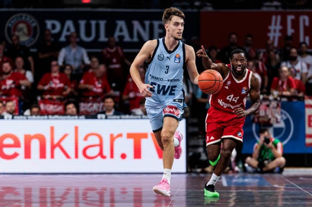 easyCredit Basketball Bundesliga: FC Bayern München - EWE Baskets Oldenburg; 04.10.2026 Zachary Ensminger (EWE Baskets Oldenburg, 3) am Ball easyCredit Basketball Bundesliga: FC Bayern München - EWE Baskets Oldenburg, München, BMW Park am 04.10.2026 Copyright: xBEAUTIFULxSPORTS Wunderlx