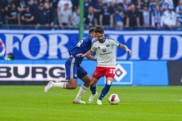 Hunor NÃ meth (FC Kopenhagen, 28), Fabio Vieira (Hamburger SV, 20) GER, Hamburger SV vs. FC Kopenhagen, Fußball, Testspiel, Saison 2026 2027, 04.10.2026 GER, Hamburger SV vs. FC Kopenhagen, Fußball, Testspiel, Saison 2026 2027, 04.10.2026 Hamburg Copyright: xEibner-Pressefoto MarcelxvonxFehrnx EP_MFN