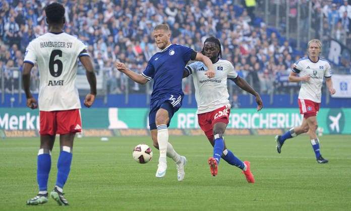 Foto : Jordan Torunarigha ( HSV ) gegen Andreas CORNELIUS Fussball Bundesliga , Freundschaftsspiel am So. 04.10.2026 Hamburger SV - FC Kopenhagen