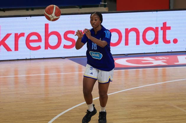 2026_10_04, Basketball, Alba Berlin Frauen vs BC Marburg, 1. Damen-Basketball-Bundesliga (DBBL), Spieltag 1 , Sömmeringhalle Berlin Fanta Gassama (Alba Berlin Frauen, 10) Berlin Berlin Deutschland