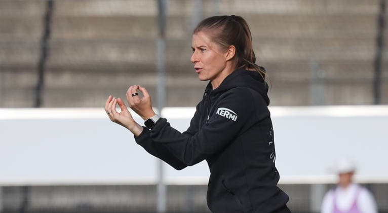 Stuttgart , Google Pixel Frauen-Bundesliga VfB Stuttgart vs. Union Berlin , Marie-Louise Eta ( Union )
