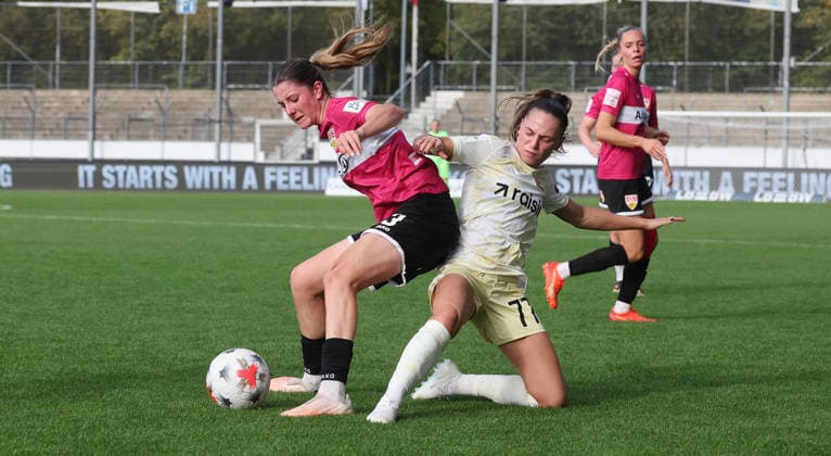 Stuttgart , Google Pixel Frauen-Bundesliga VfB Stuttgart vs. Union Berlin , von links: Lenelotte Müller ( VfB ) ill Janssens ( Union )
