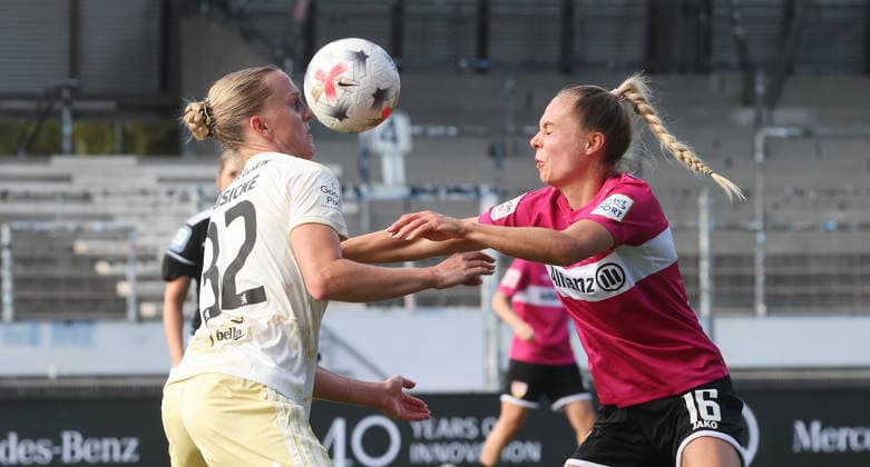 Stuttgart , Google Pixel Frauen-Bundesliga VfB Stuttgart vs. Union Berlin , von links: Lina Hausicke ( Union ) Janina Hechler ( VfB )